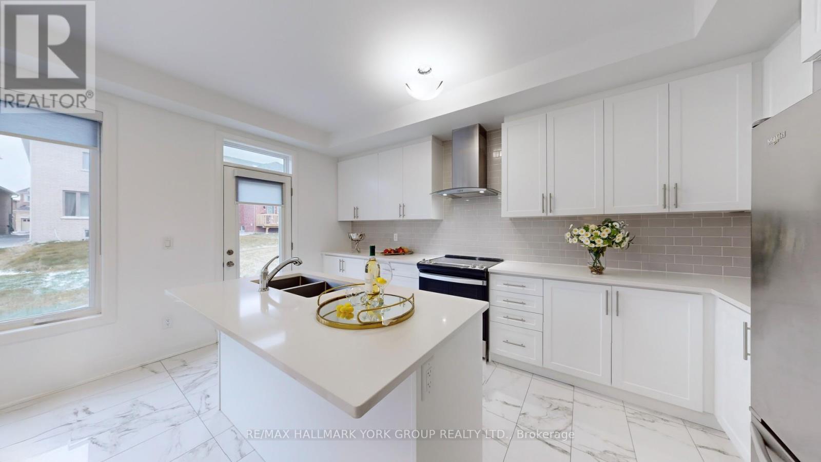 125 Silk Twist Drive, East Gwillimbury, Ontario  L9N 0W1 - Photo 14 - N12152015