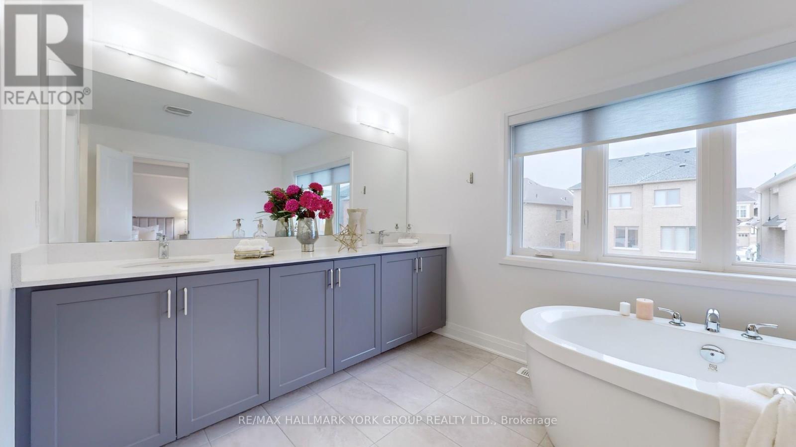 125 Silk Twist Drive, East Gwillimbury, Ontario  L9N 0W1 - Photo 26 - N12152015