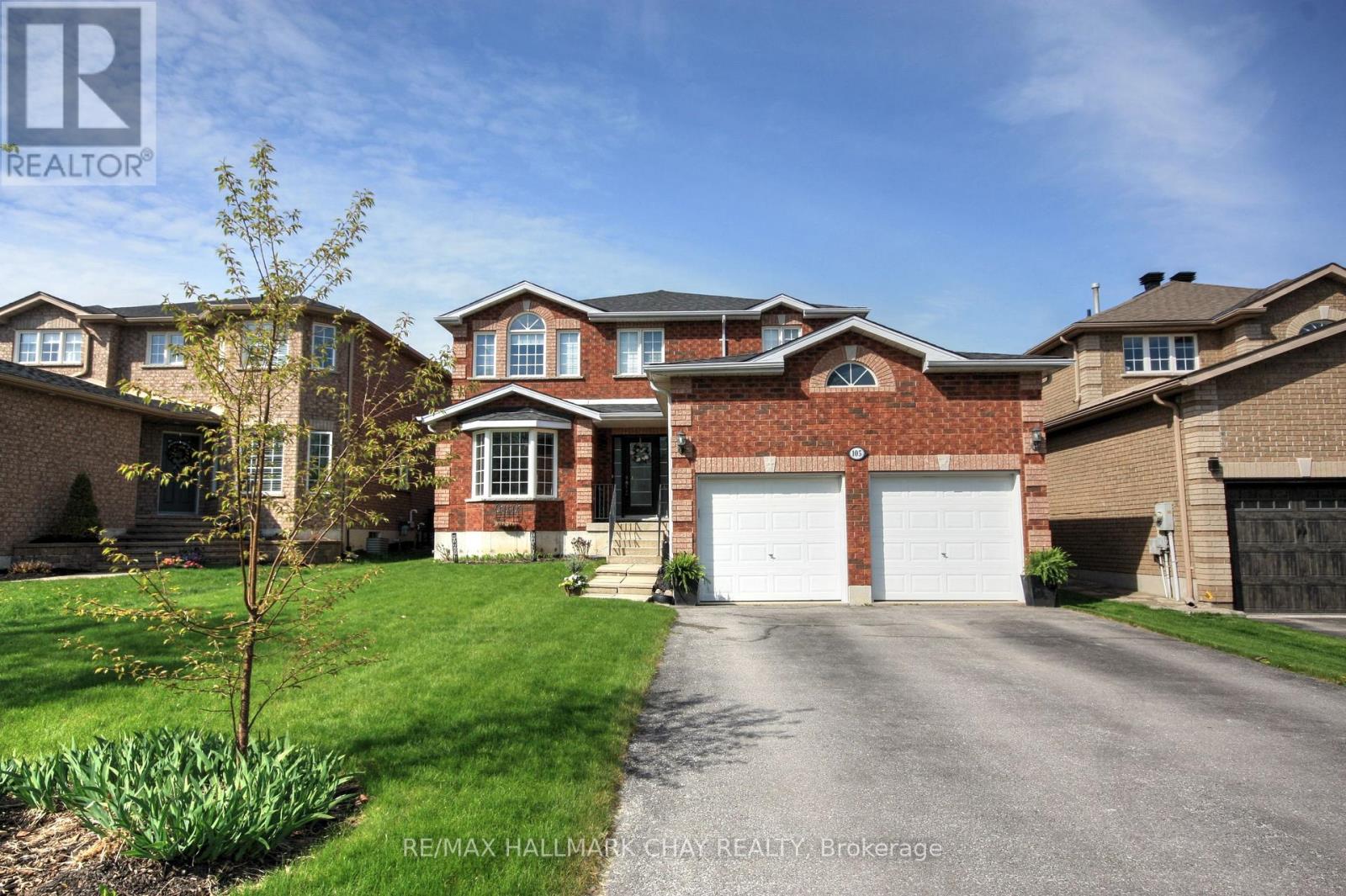 105 CROMPTON DRIVE, Barrie, Ontario