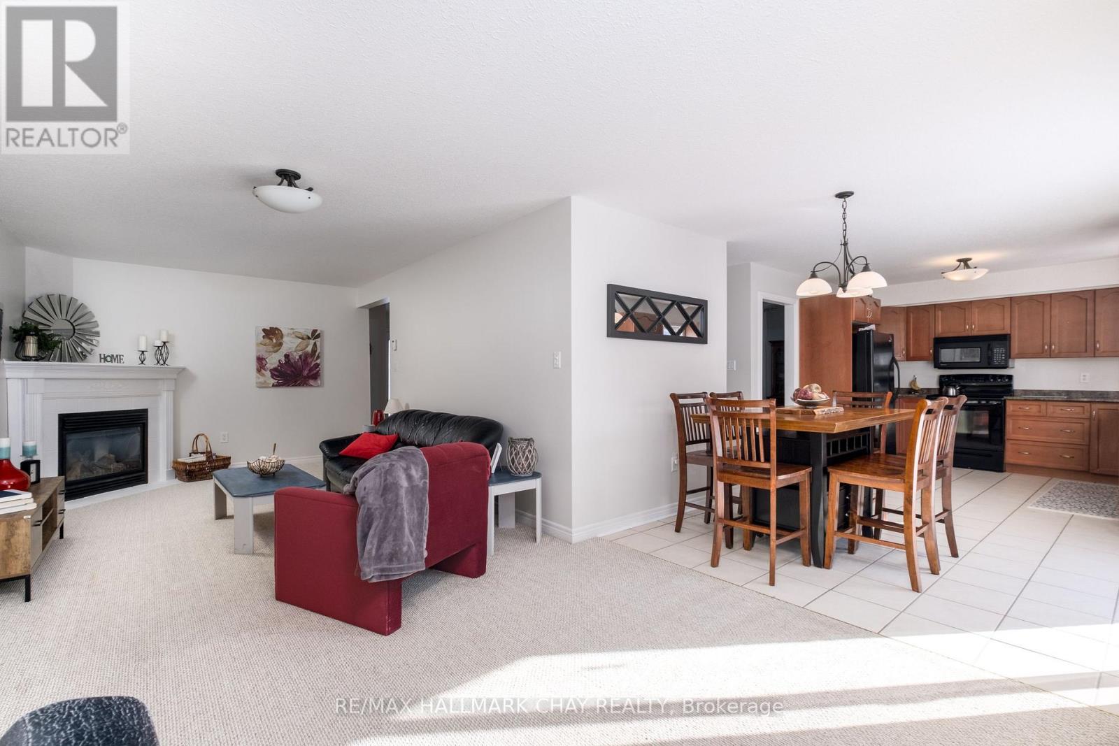 105 Crompton Drive, Barrie, Ontario  L4M 6N9 - Photo 13 - S12151907