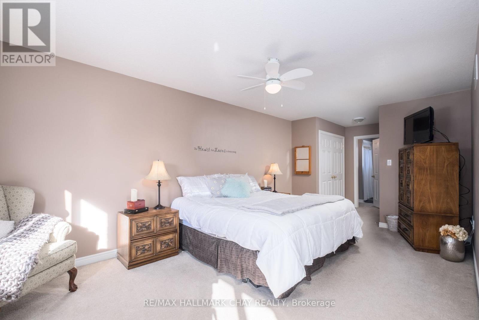 105 Crompton Drive, Barrie, Ontario  L4M 6N9 - Photo 20 - S12151907