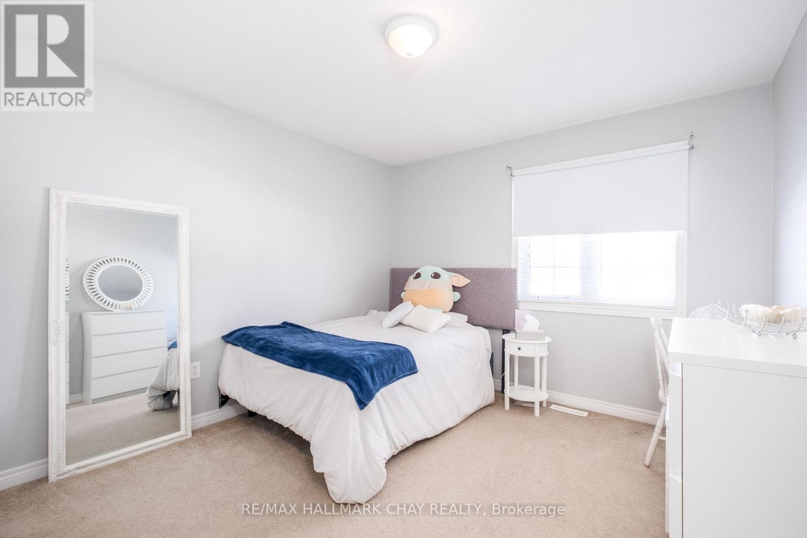 105 Crompton Drive, Barrie, Ontario  L4M 6N9 - Photo 25 - S12151907