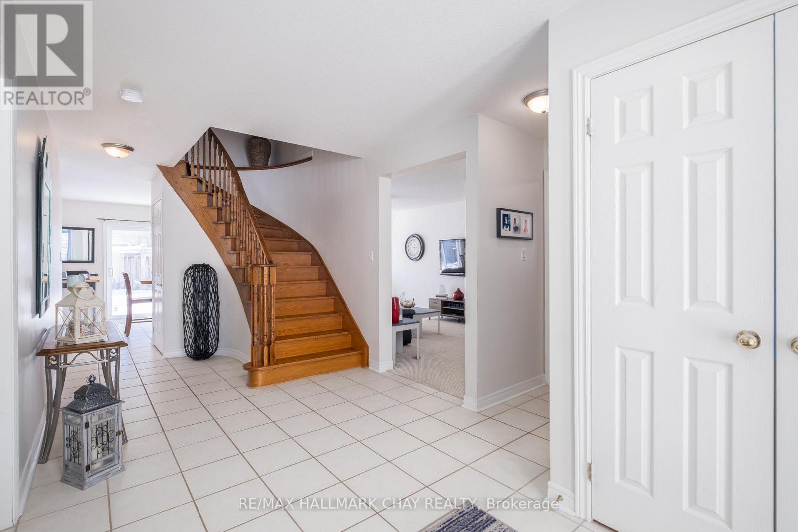 105 Crompton Drive, Barrie, Ontario  L4M 6N9 - Photo 28 - S12151907