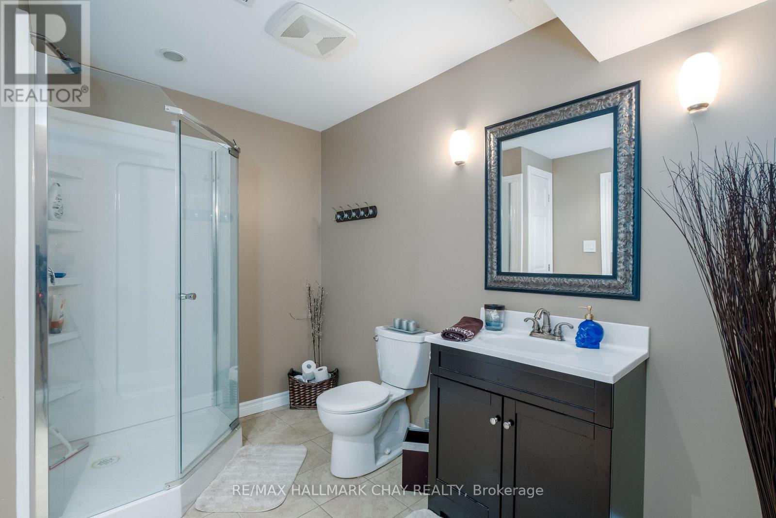 105 Crompton Drive, Barrie, Ontario  L4M 6N9 - Photo 35 - S12151907