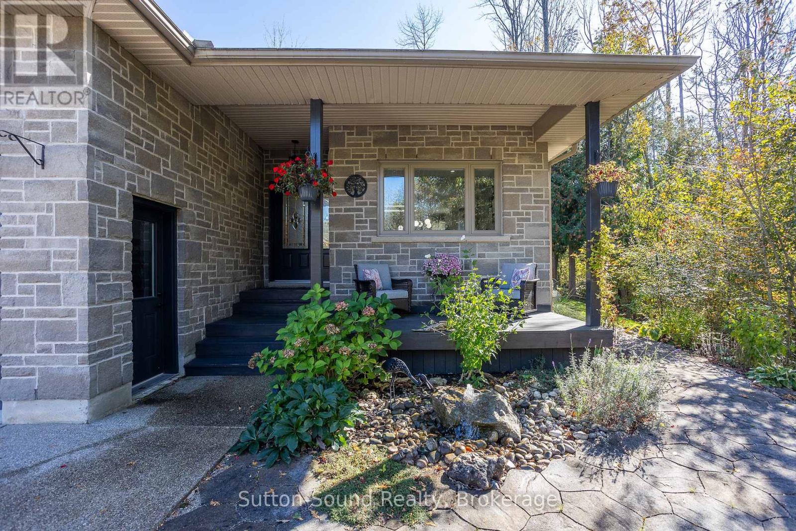 170 Lakeshore Road, Georgian Bluffs, Ontario  N0H 2T0 - Photo 3 - X11957145