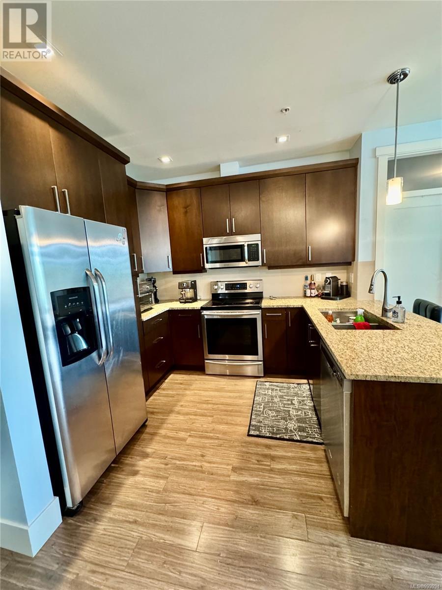 Property at 309 982 McKenzie Ave image 3
