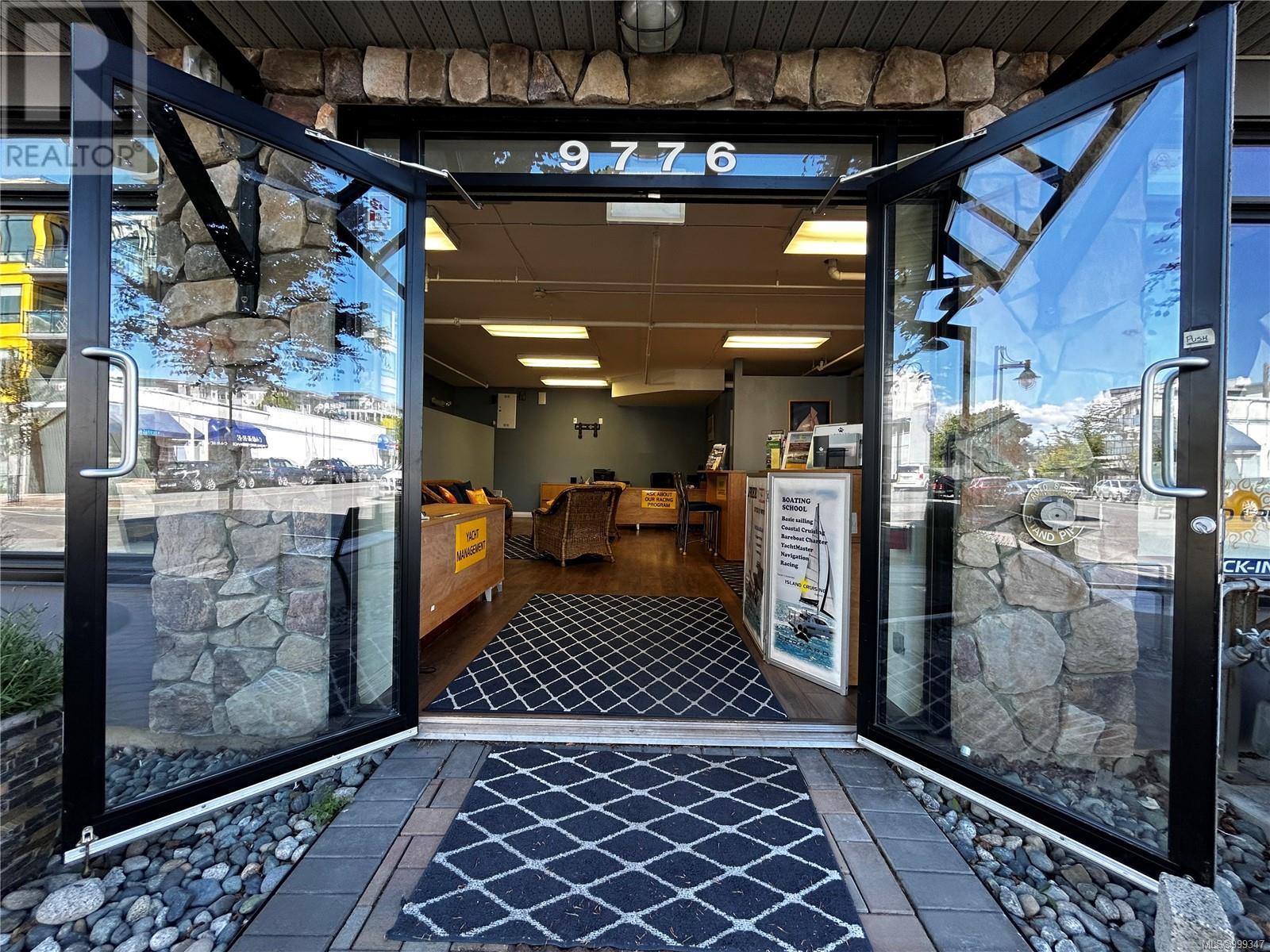 101 9776 Fourth St, Sidney, British Columbia V8L 2Z1 - Photo 2 - 999347