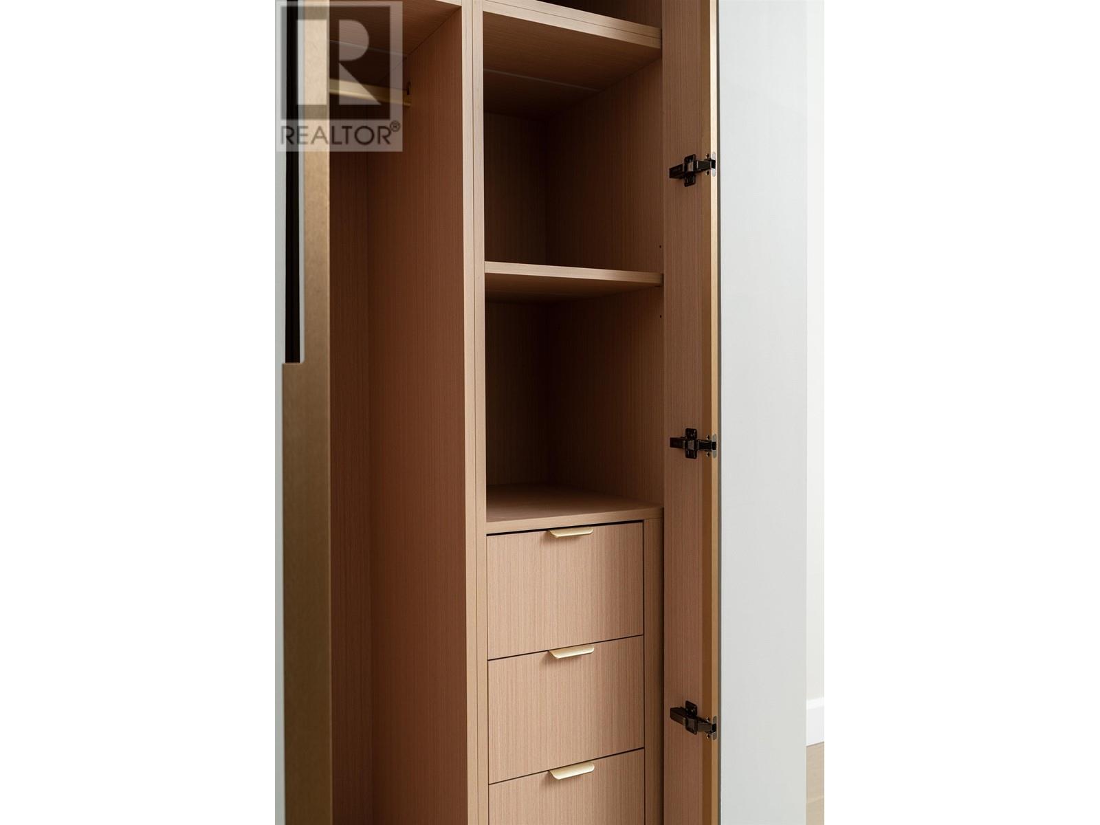 Listing Picture 21 of 40 : 203 3668 W 10TH AVENUE, Vancouver / 溫哥華 - 魯藝地產 Yvonne Lu Group - MLS Medallion Club Member