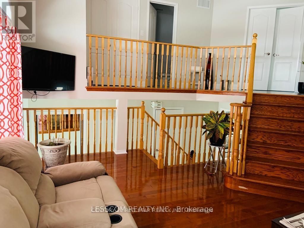 3 Charleswood Circle, Brampton (Fletcher's Meadow), Ontario  L7A 1Y9 - Photo 12 - W12151898