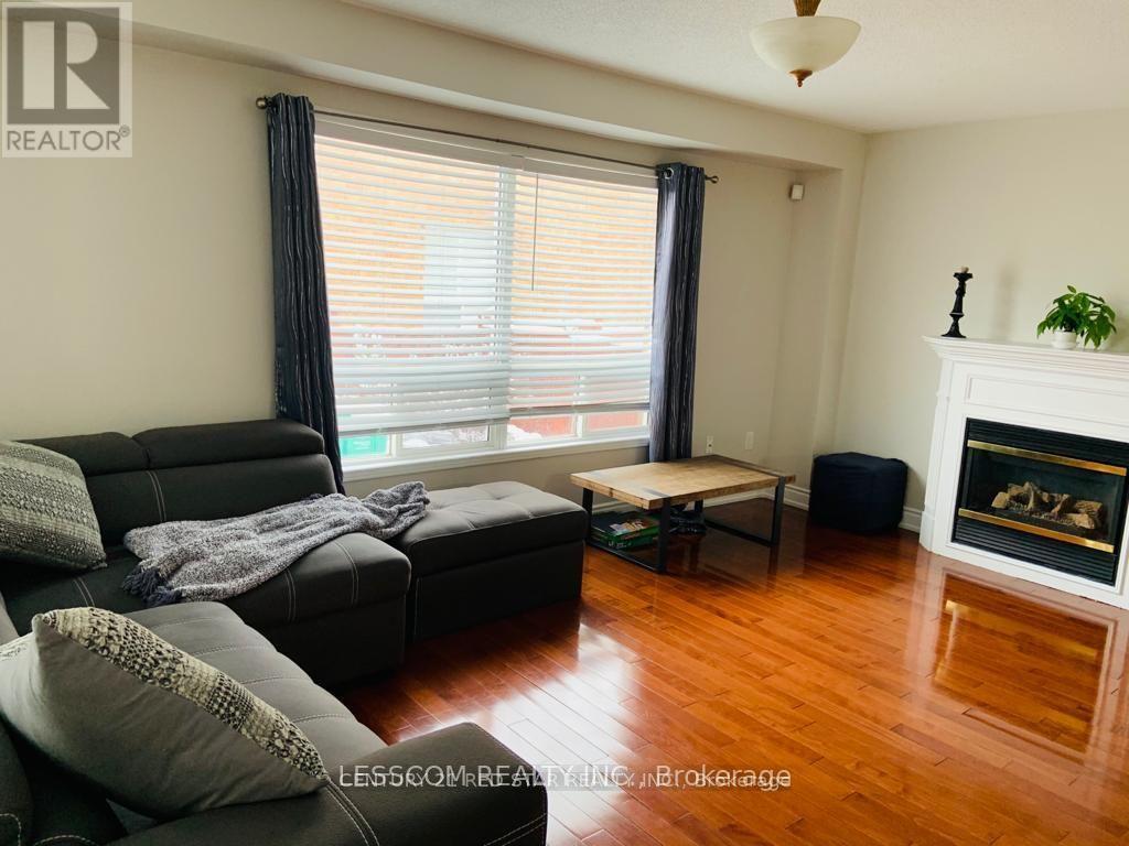 3 Charleswood Circle, Brampton (Fletcher's Meadow), Ontario  L7A 1Y9 - Photo 2 - W12151898