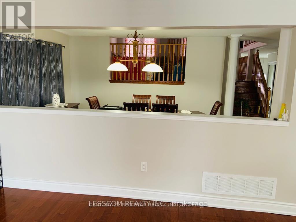 3 Charleswood Circle, Brampton (Fletcher's Meadow), Ontario  L7A 1Y9 - Photo 4 - W12151898