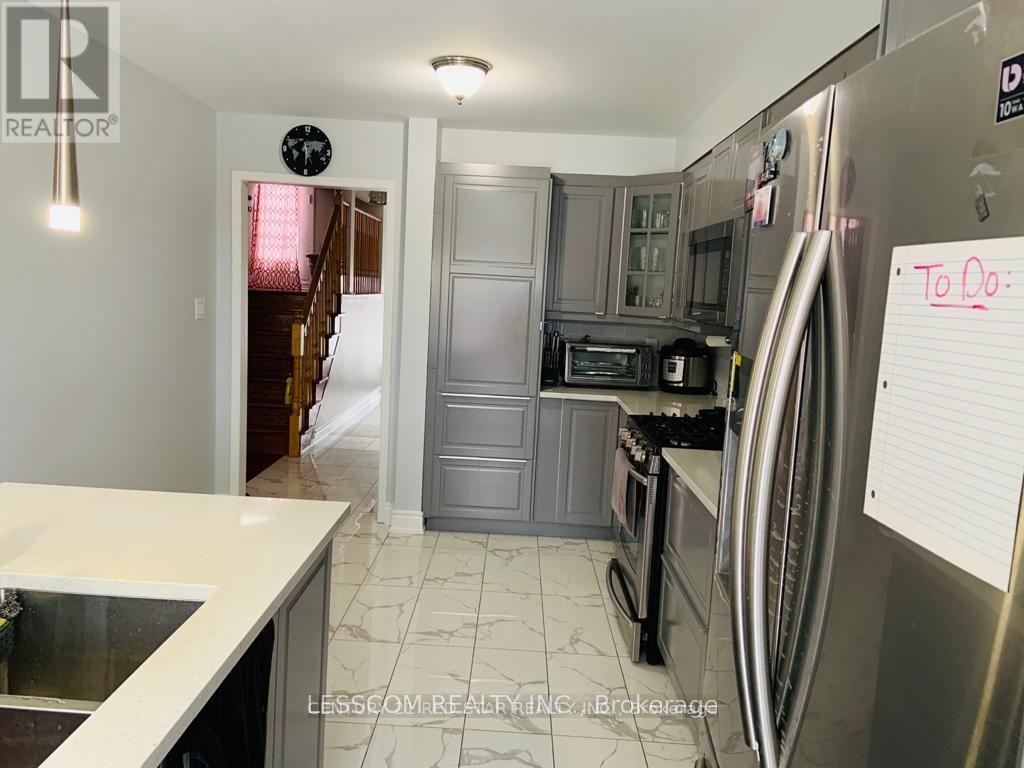 3 Charleswood Circle, Brampton (Fletcher's Meadow), Ontario  L7A 1Y9 - Photo 8 - W12151898