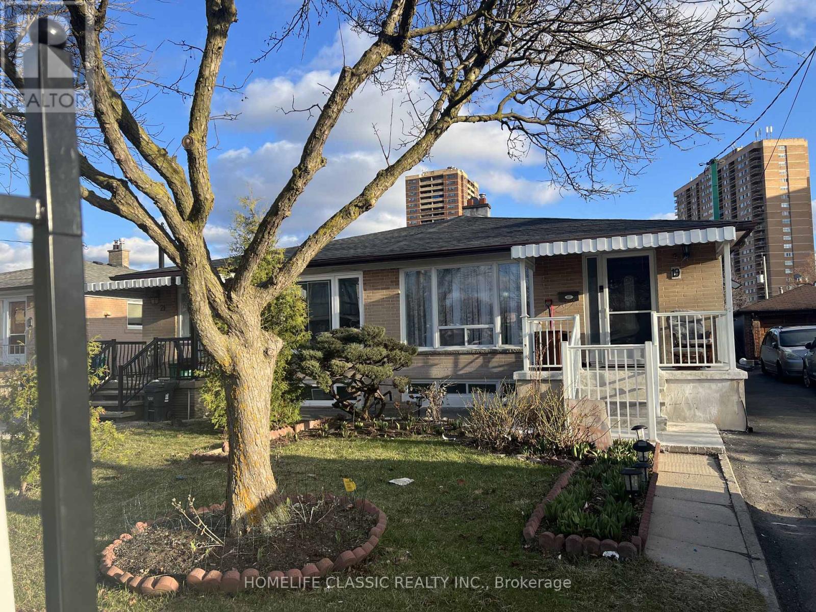 19 NEAMES CRESCENT, Toronto, Ontario