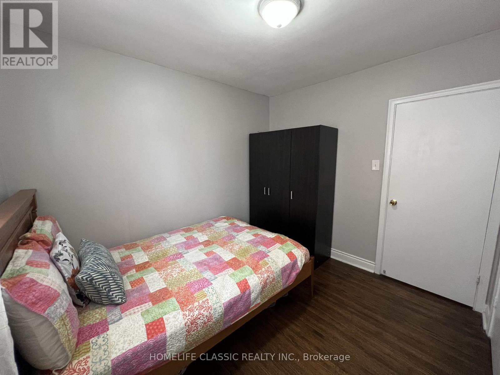 19 Neames Crescent, Toronto, Ontario  M3L 1K8 - Photo 14 - W12151917