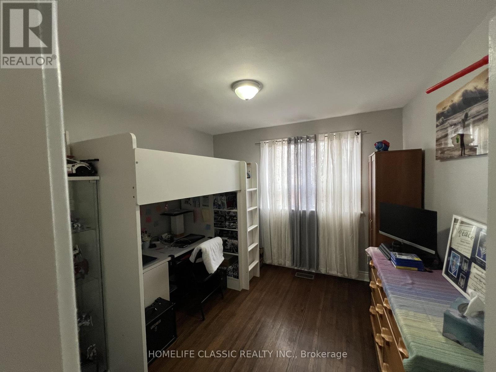 19 Neames Crescent, Toronto, Ontario  M3L 1K8 - Photo 15 - W12151917