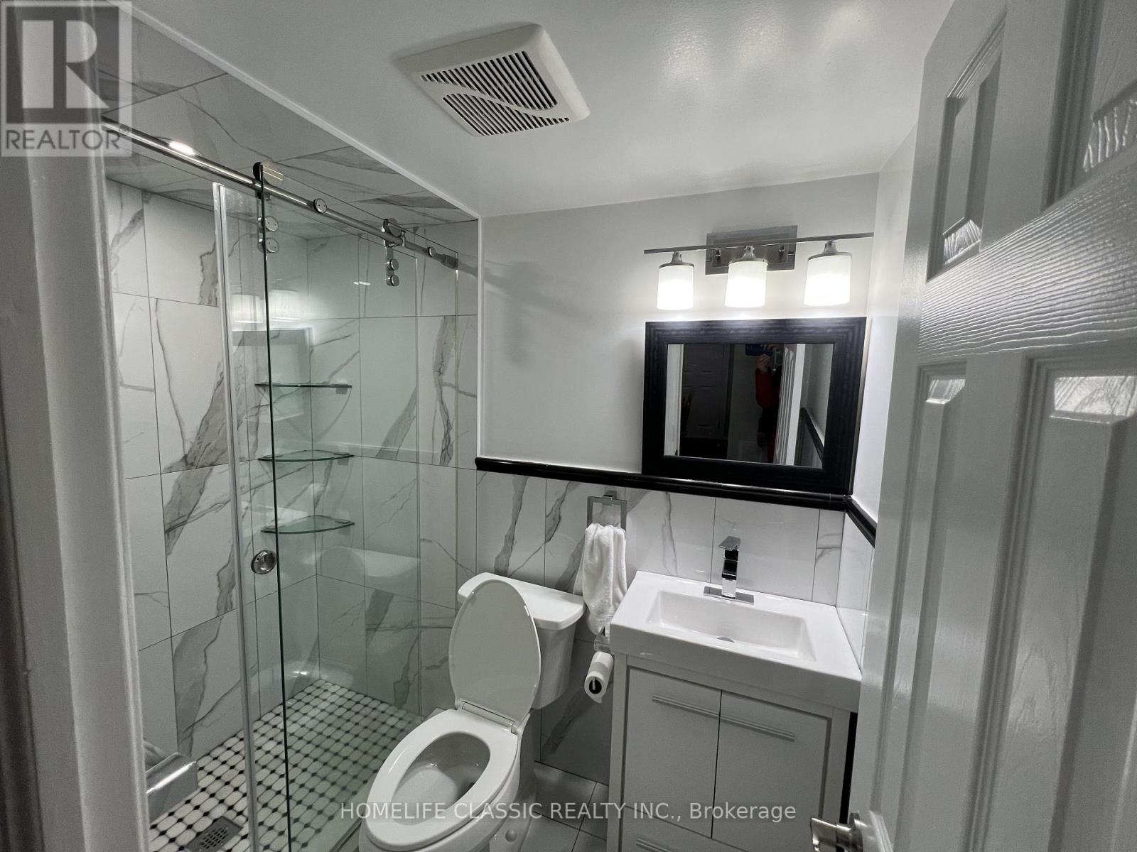 19 Neames Crescent, Toronto, Ontario  M3L 1K8 - Photo 25 - W12151917