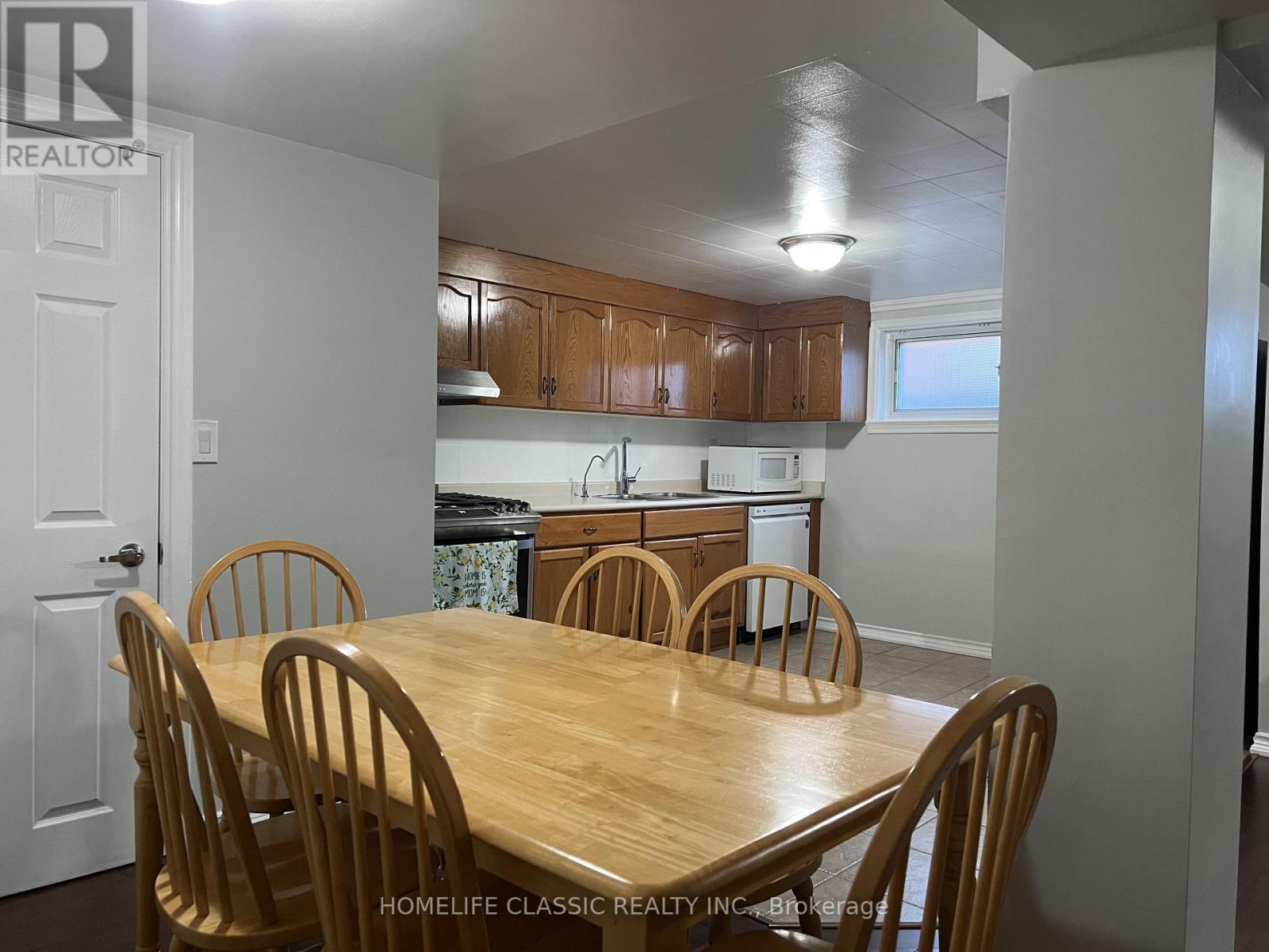 19 Neames Crescent, Toronto, Ontario  M3L 1K8 - Photo 29 - W12151917