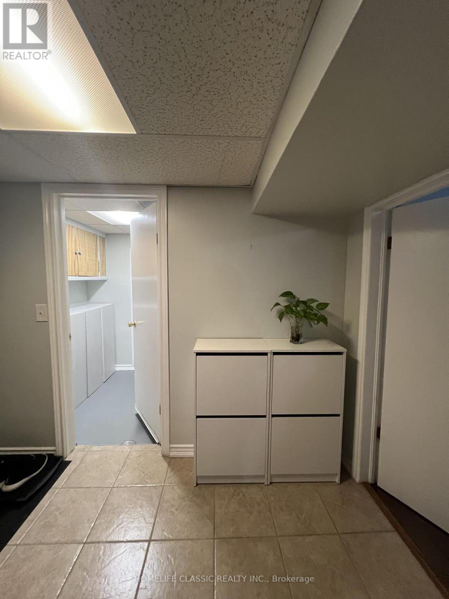 19 Neames Crescent, Toronto, Ontario  M3L 1K8 - Photo 30 - W12151917