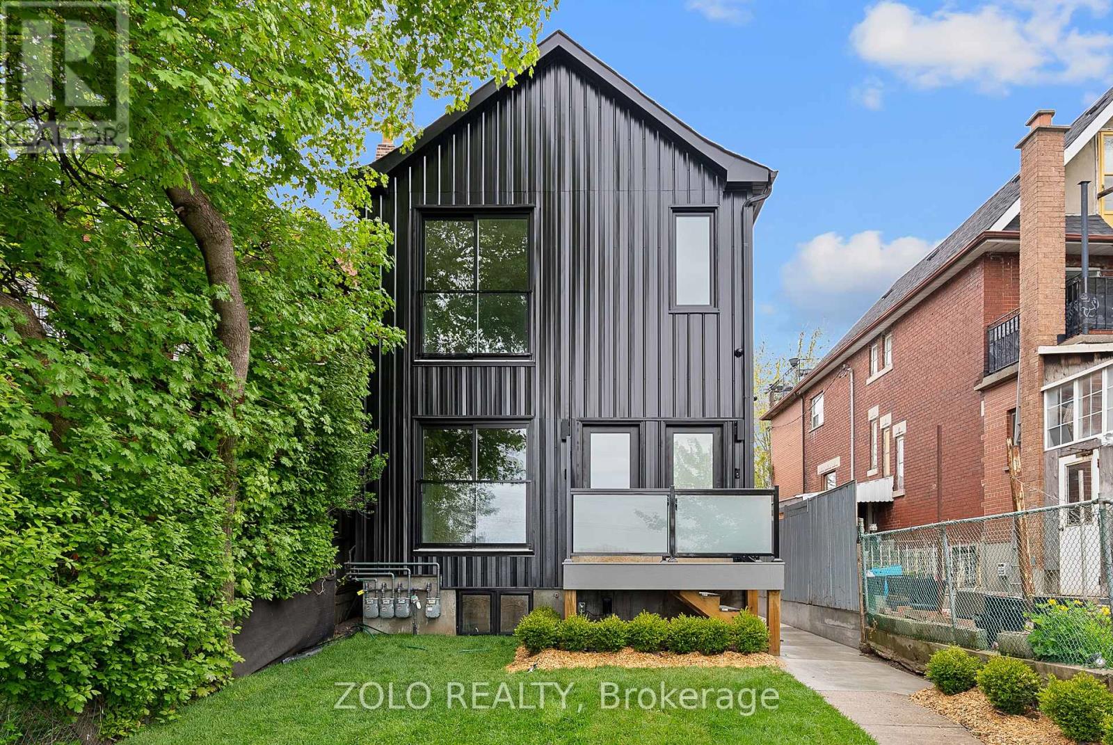 UPPER - 1556 DAVENPORT ROAD, Toronto, Ontario