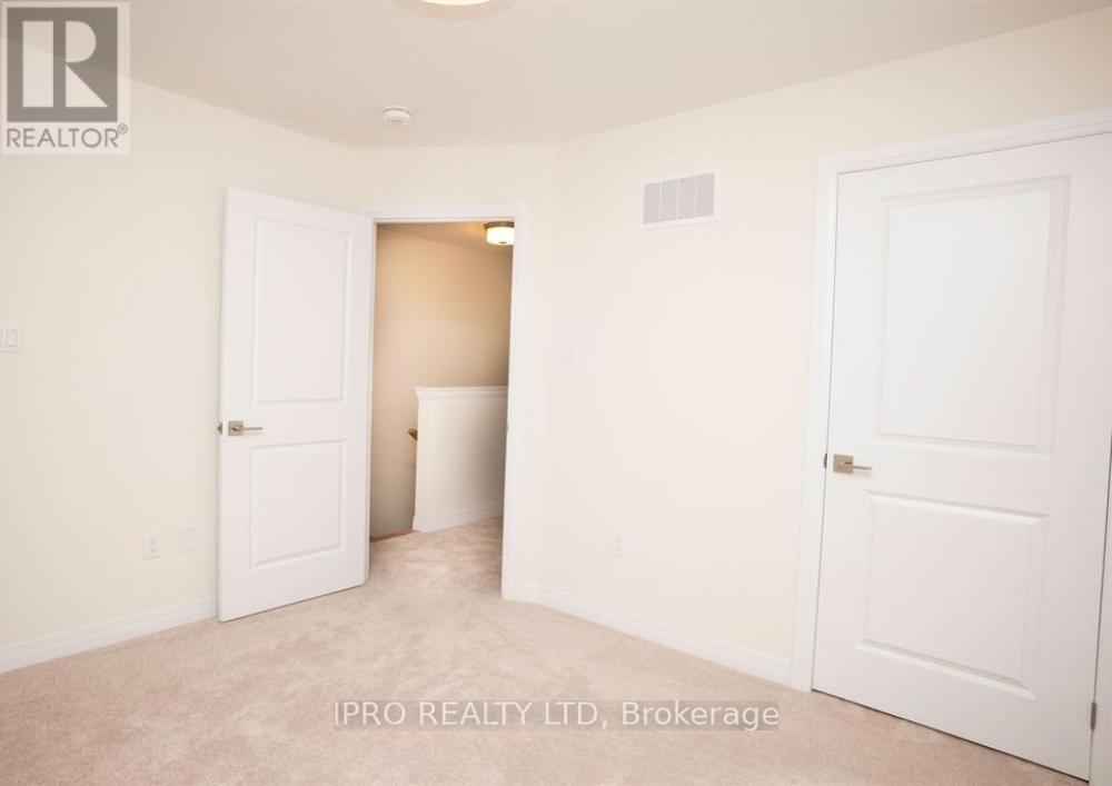 88 Fieldridge Crescent, Brampton, Ontario  L6R 0C2 - Photo 10 - W12152027