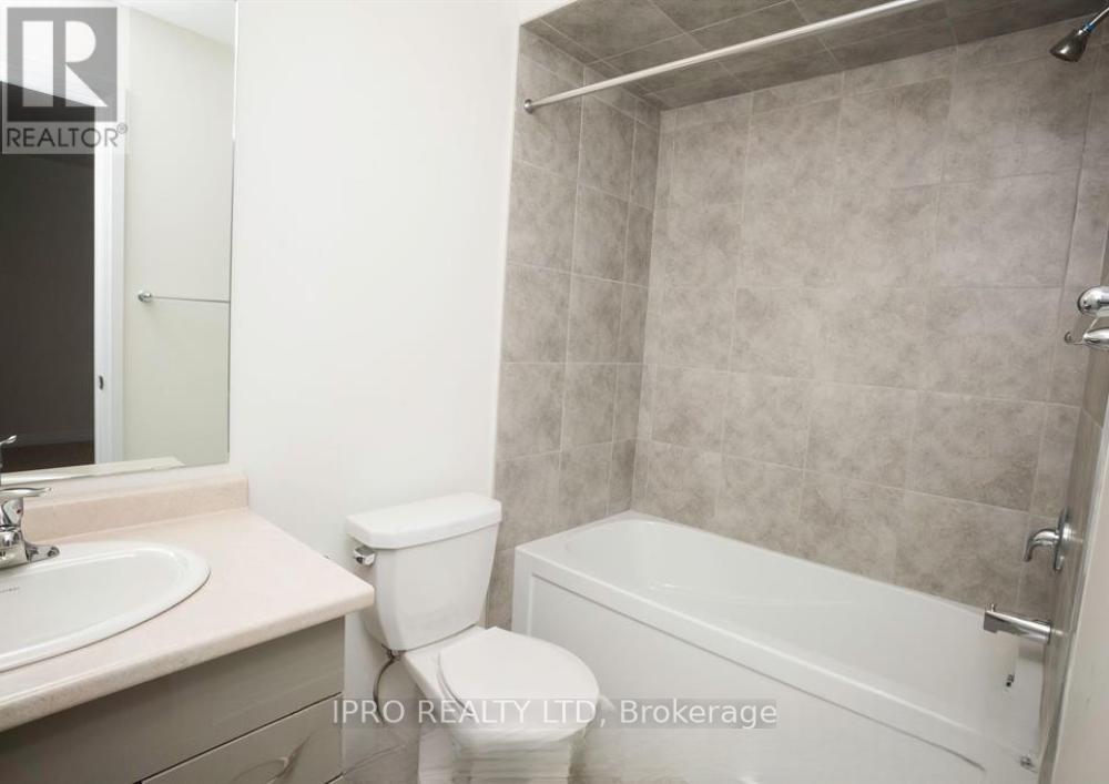 88 Fieldridge Crescent, Brampton, Ontario  L6R 0C2 - Photo 7 - W12152027