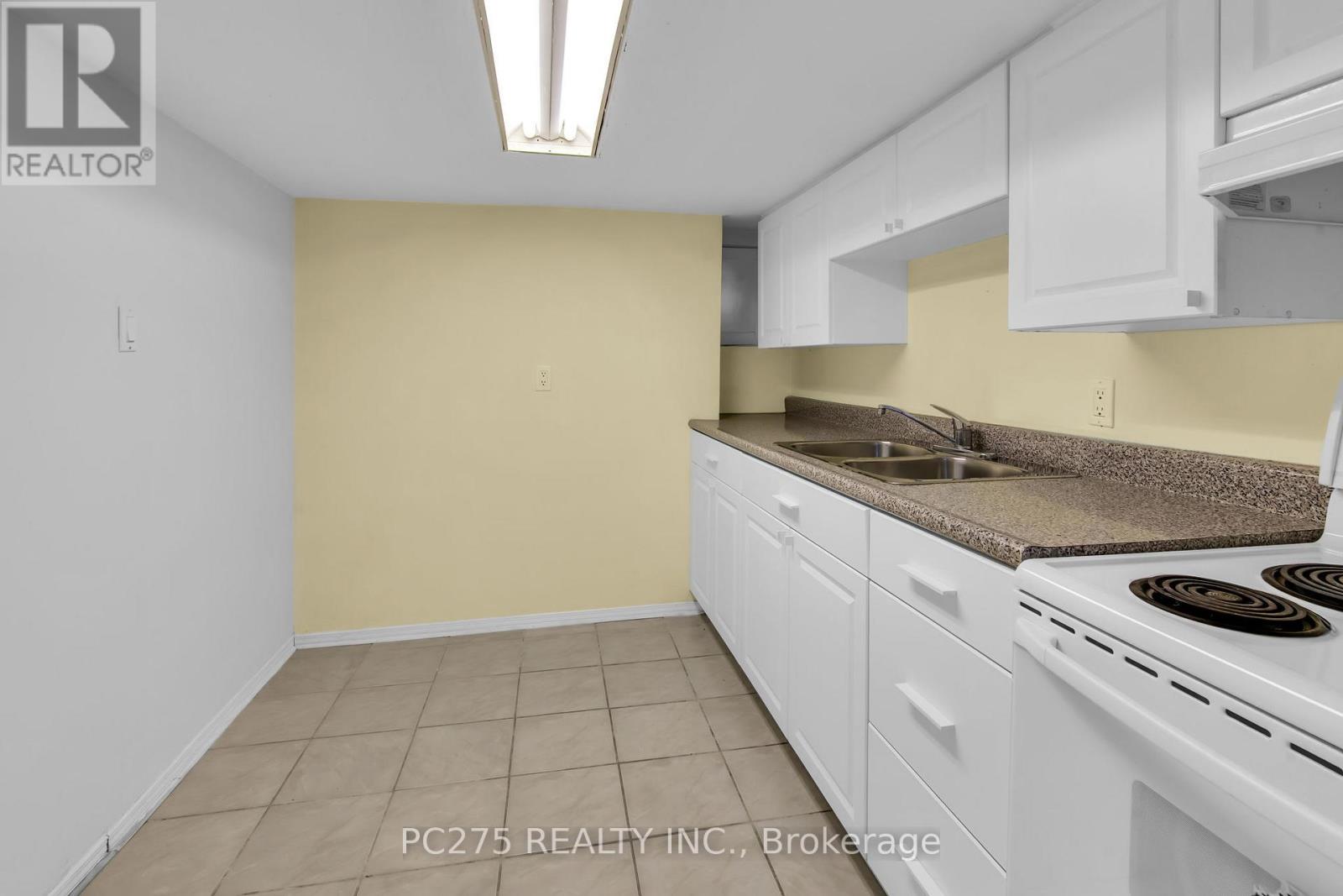 152 Gloucester Grove, Toronto, Ontario  M6C 2B1 - Photo 29 - C12152066