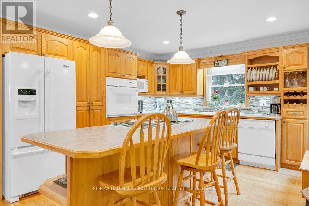 401 Hungerford Road, Tweed, Ontario  K0K 3J0 - Photo 13 - X12152059