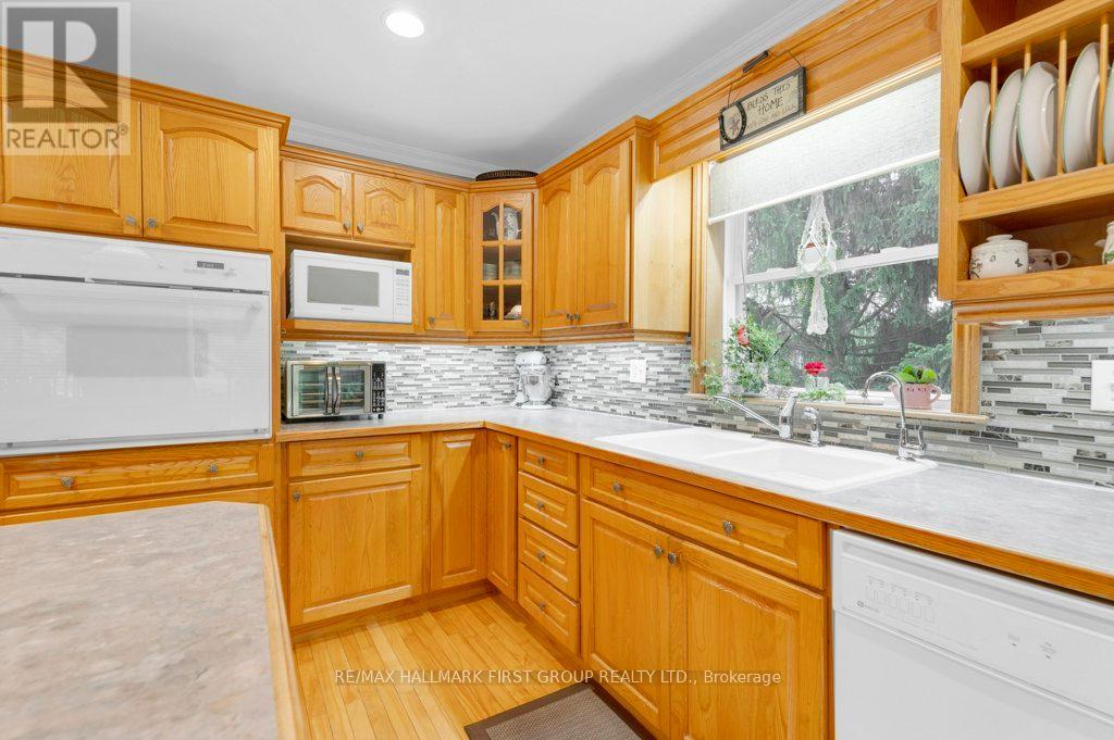 401 Hungerford Road, Tweed, Ontario  K0K 3J0 - Photo 14 - X12152059