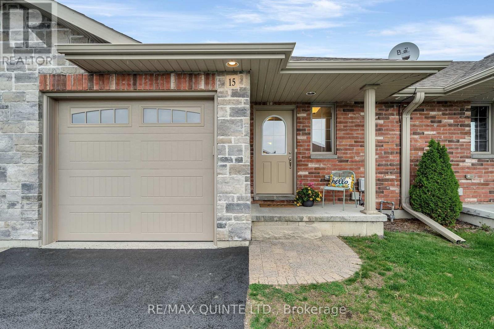 15 MCINTOSH CRESCENT, Quinte West, Ontario