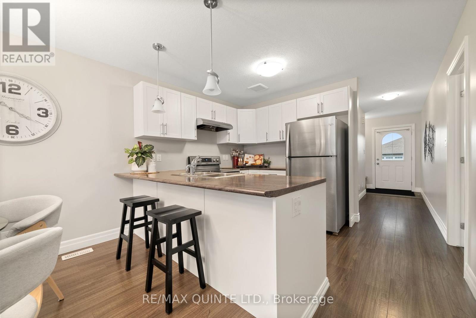 15 Mcintosh Crescent, Quinte West, Ontario  K8V 0E9 - Photo 10 - X12152091
