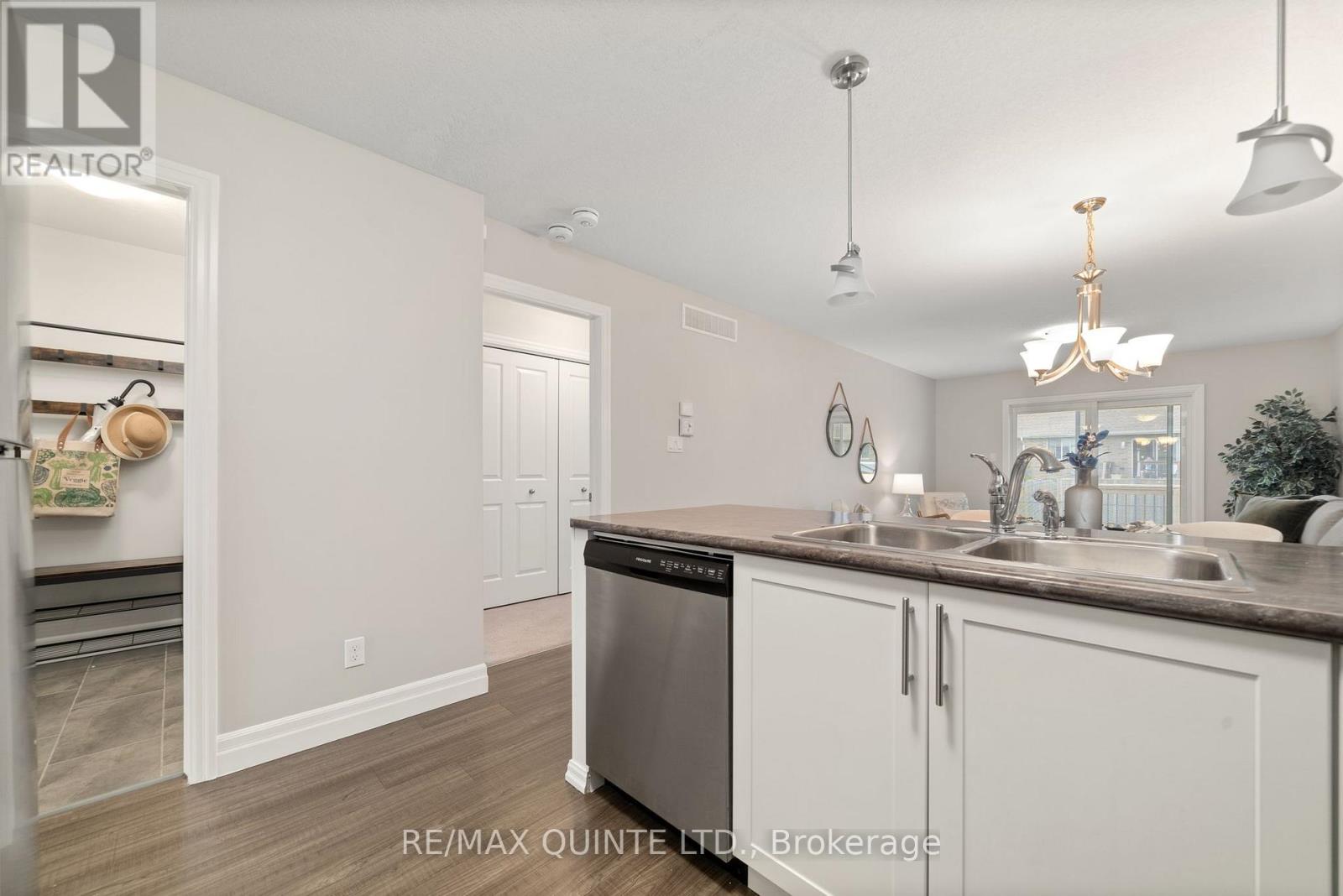 15 Mcintosh Crescent, Quinte West, Ontario  K8V 0E9 - Photo 11 - X12152091