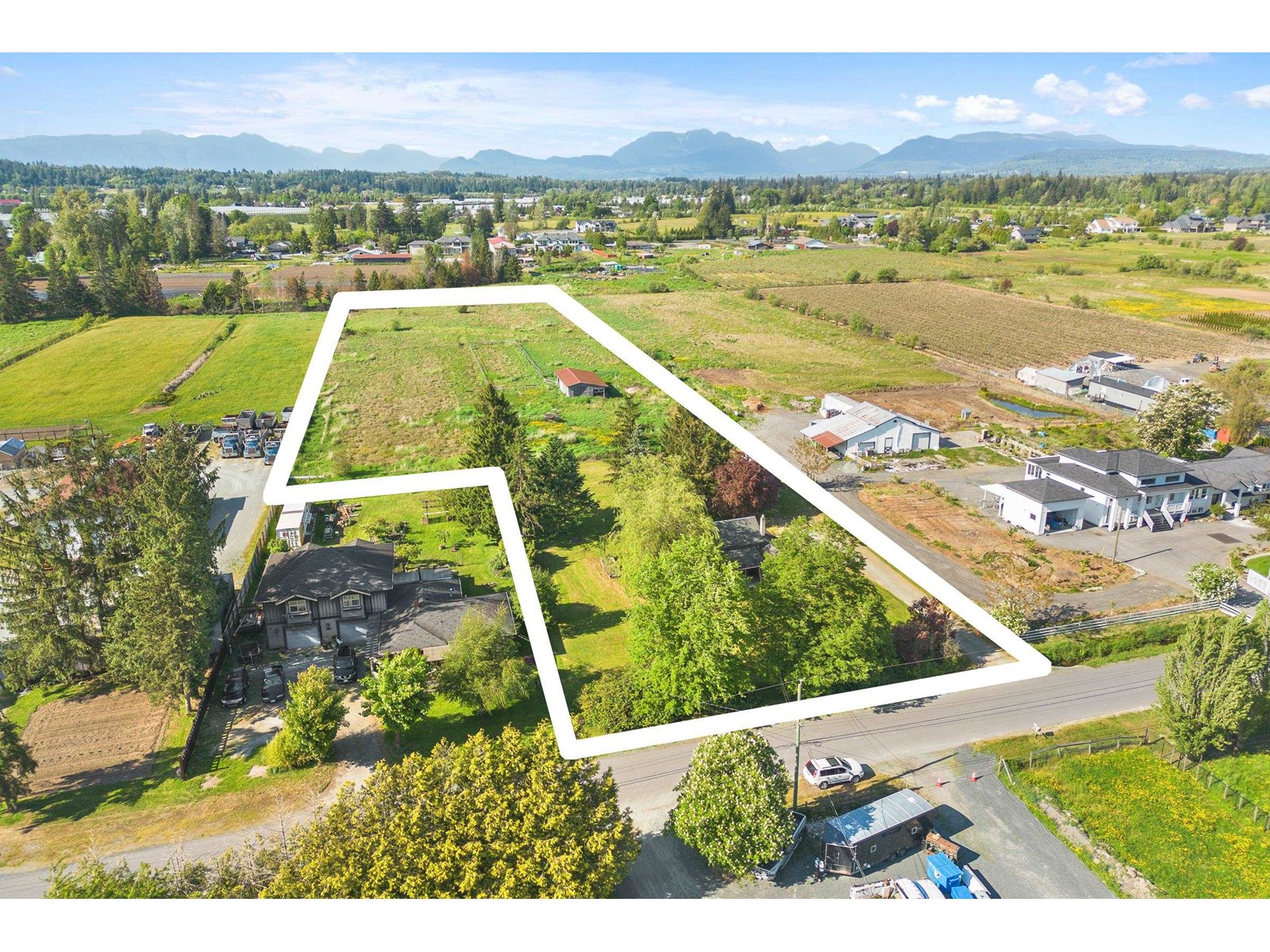 21947 61 Avenue, Langley, British Columbia  V2Y 2P2 - Photo 1 - R3002759