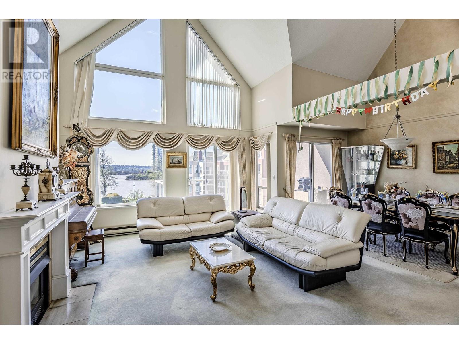 411b 1210 Quayside Drive, New Westminster, British Columbia  V3M 6H1 - Photo 1 - R3003303