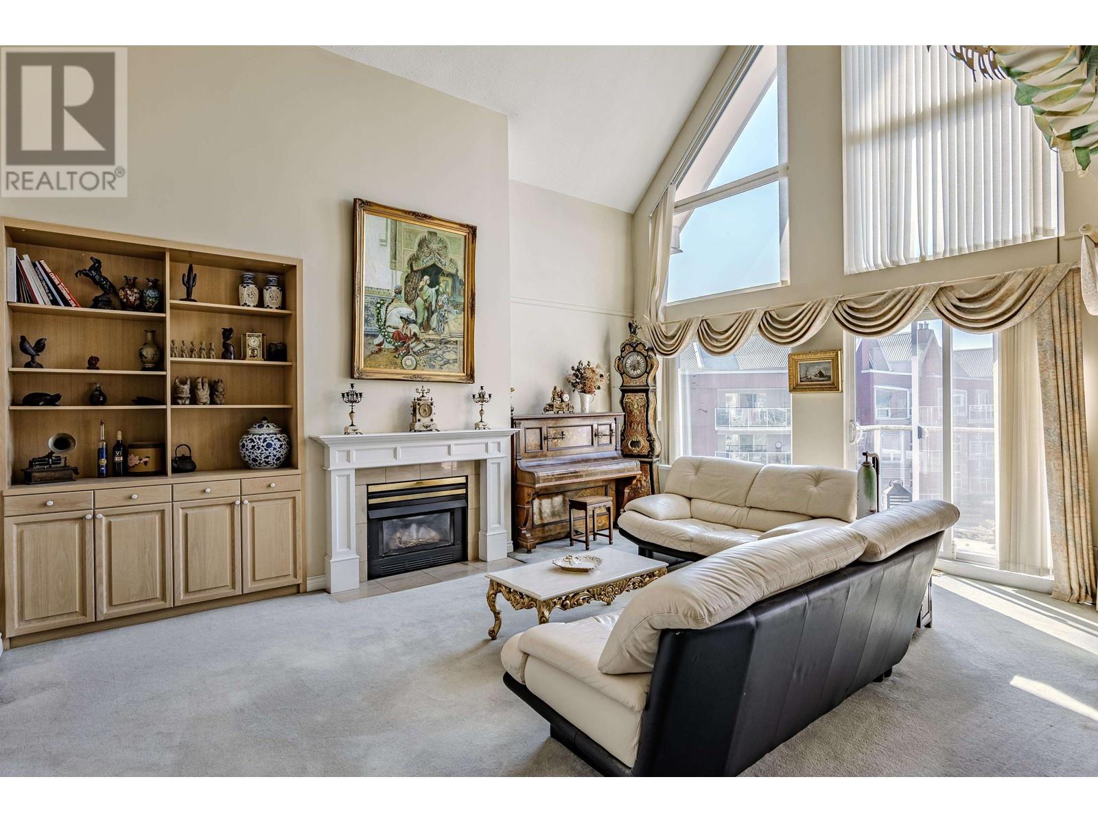 411b 1210 Quayside Drive, New Westminster, British Columbia  V3M 6H1 - Photo 2 - R3003303