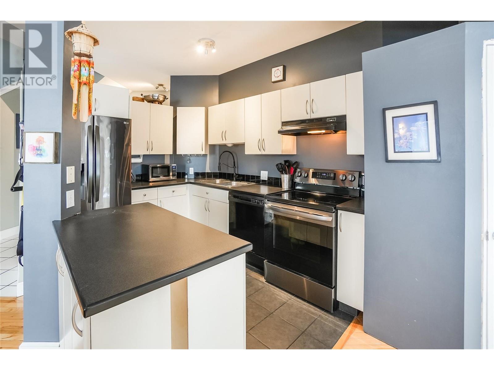 3832 Aaron Road, Nelson, British Columbia  V0G 2G3 - Photo 4 - 10348066
