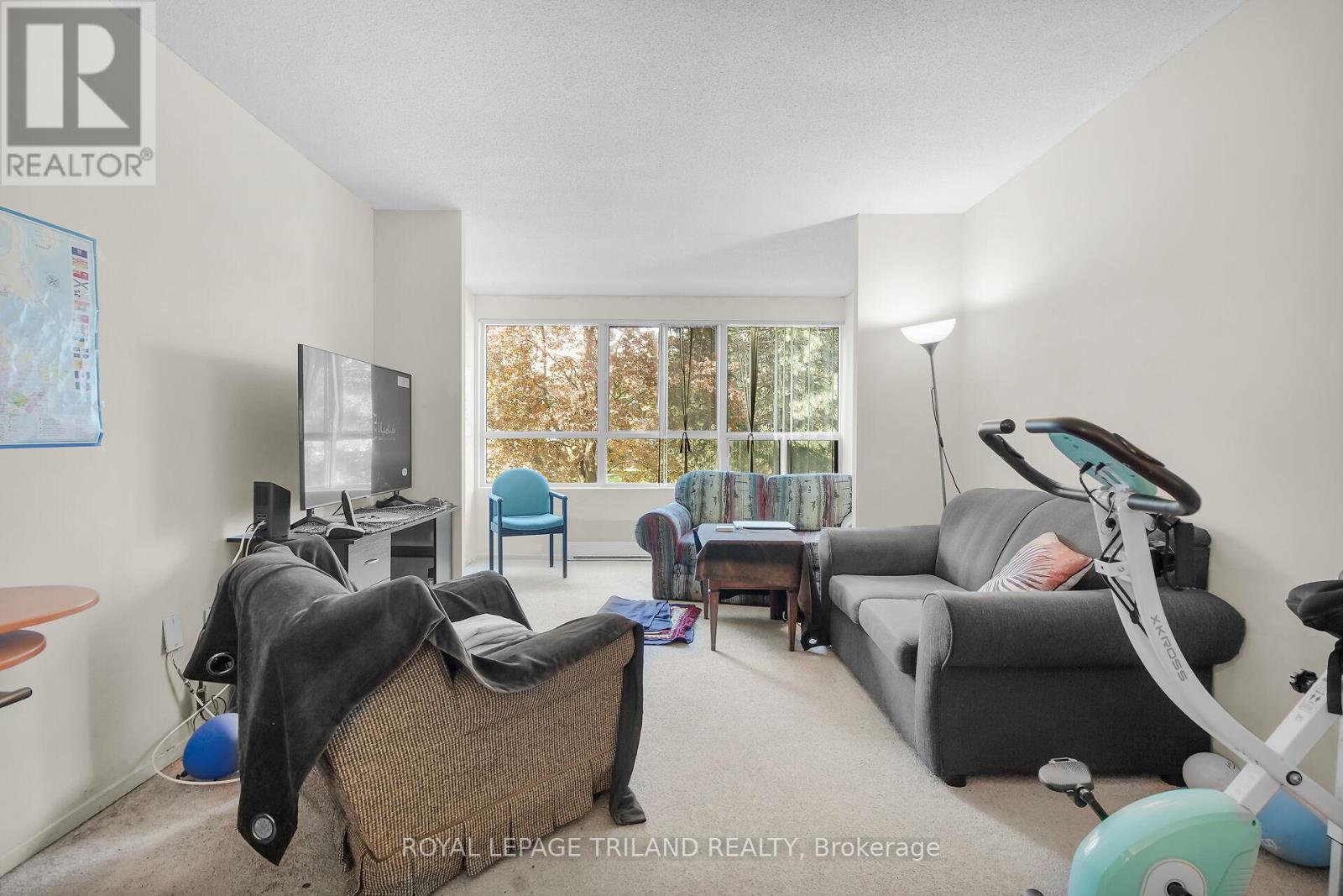 Property at 208 - 600 GRENFELL DRIVE image 3