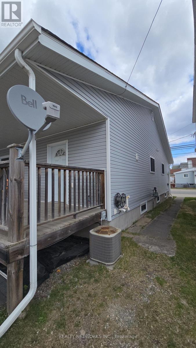355-359 Pine Street S, Timmins, Ontario  P4N 2L1 - Photo 3 - T12152058