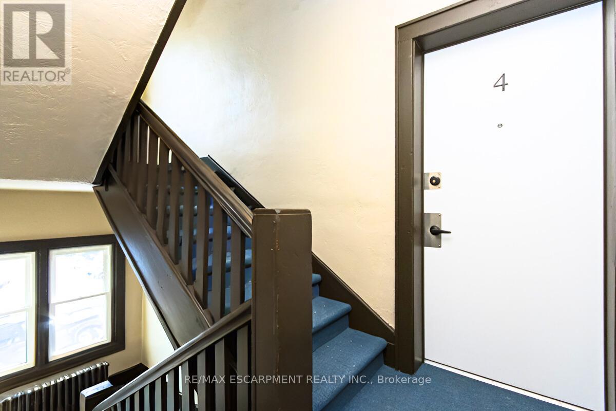 4 - 362 John Street S, Hamilton, Ontario  L8N 2E4 - Photo 4 - X12151936