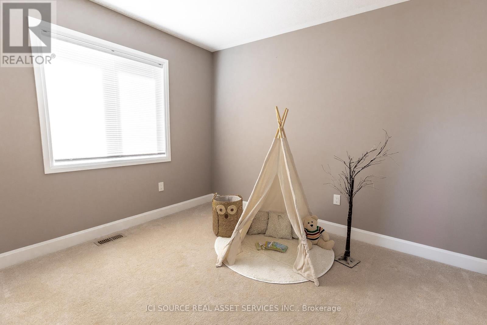 32 Compass Trail, Cambridge, Ontario  N3E 0B7 - Photo 6 - X12152003