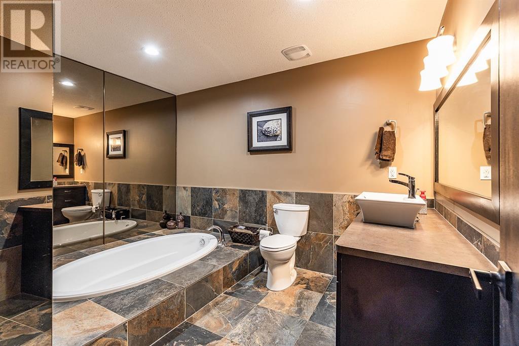 44 Valleyview Drive Sw, Medicine Hat, Alberta  T1A 8E4 - Photo 32 - A2221400