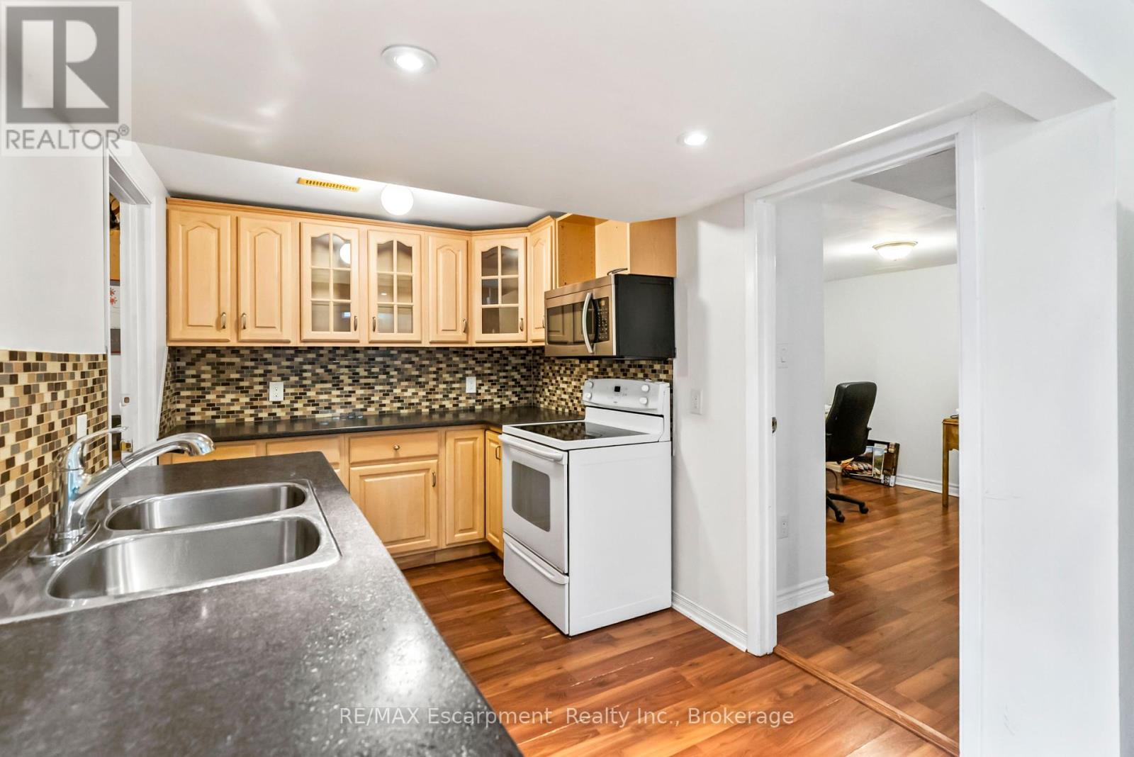 376 Ellesmere Court, Oshawa, Ontario  L1H 8E6 - Photo 25 - E12152040