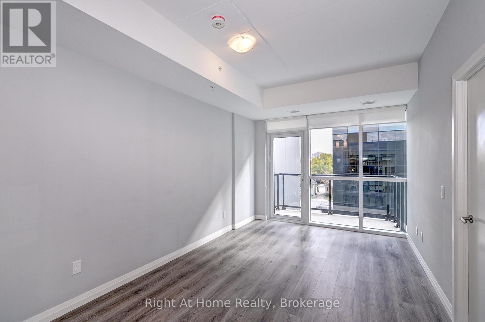 401 - 108 Garment Street, Kitchener, Ontario  N2G 2B3 - Photo 9 - X12152046