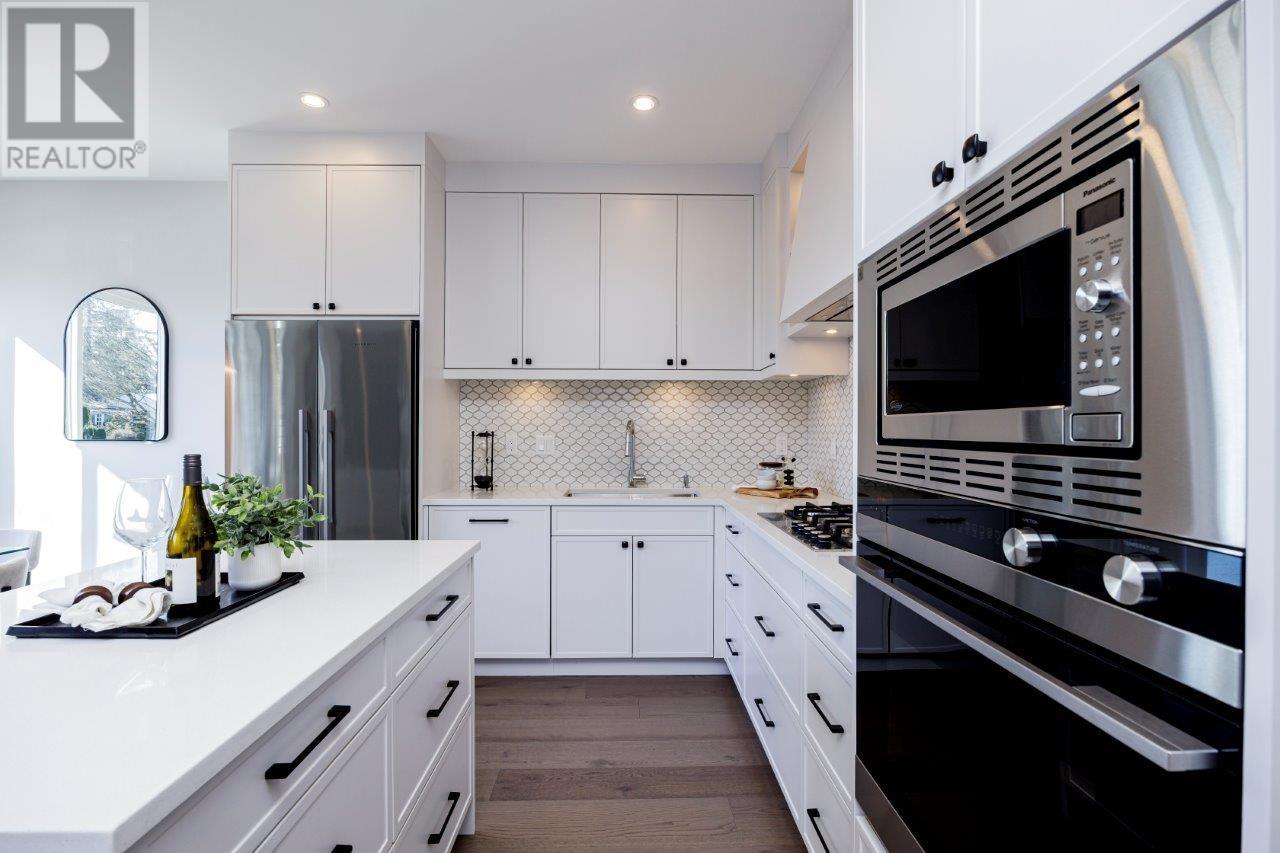 340 E 17th Street, North Vancouver, British Columbia  V7L 2V9 - Photo 7 - R3003411