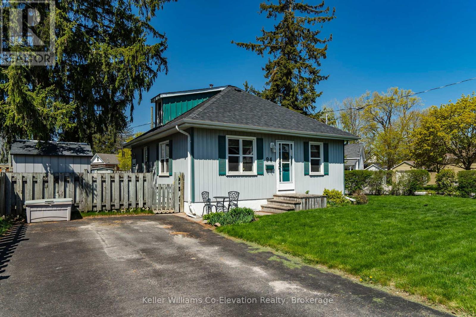 94 Innisfil Street, Barrie, Ontario  L4N 3E4 - Photo 3 - S12152096