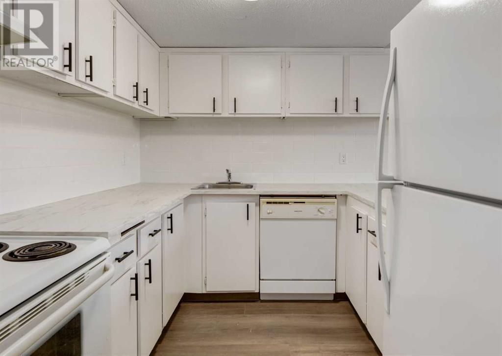 Property at 1007, 2200 Woodview Drive SW image 5