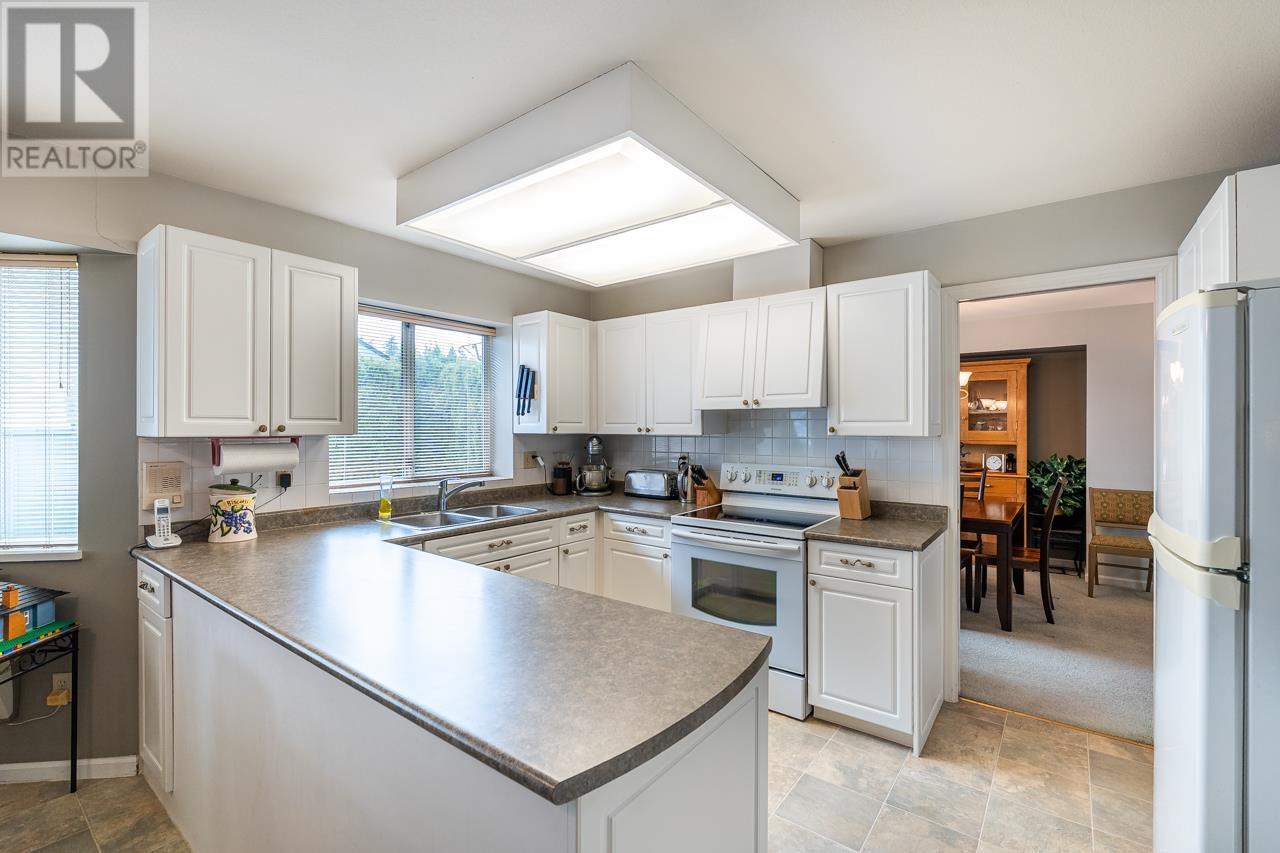2752 Westlake Place, Coquitlam, British Columbia  V3C 5J8 - Photo 11 - R3003417
