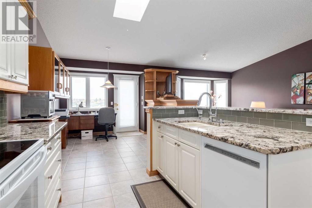 42 Edgevalley View Nw, Calgary, Alberta  T3A 5N9 - Photo 11 - A2221606