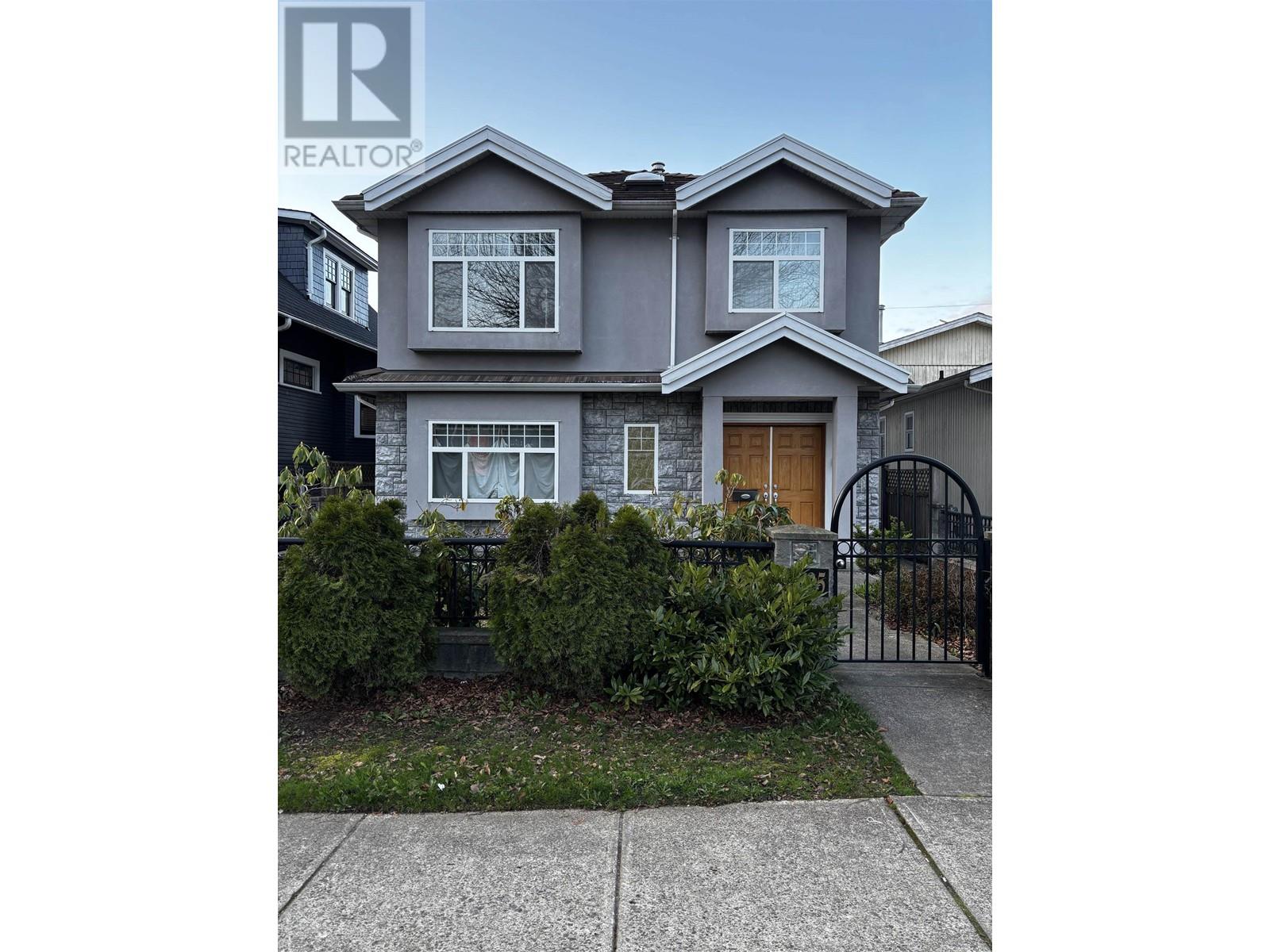 2925 E 29th Avenue, Vancouver, British Columbia  V5R 1V8 - Photo 1 - R3003399