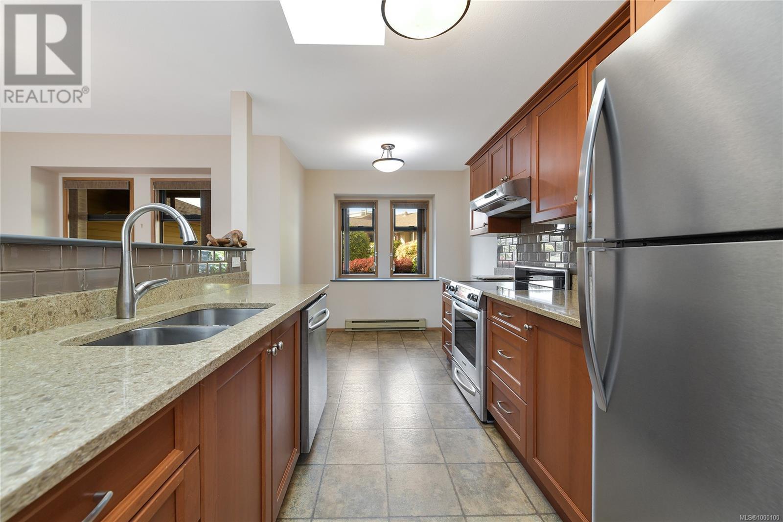 2 1144 Verdier Ave, Central Saanich, British Columbia  V8M 1K2 - Photo 10 - 1000100