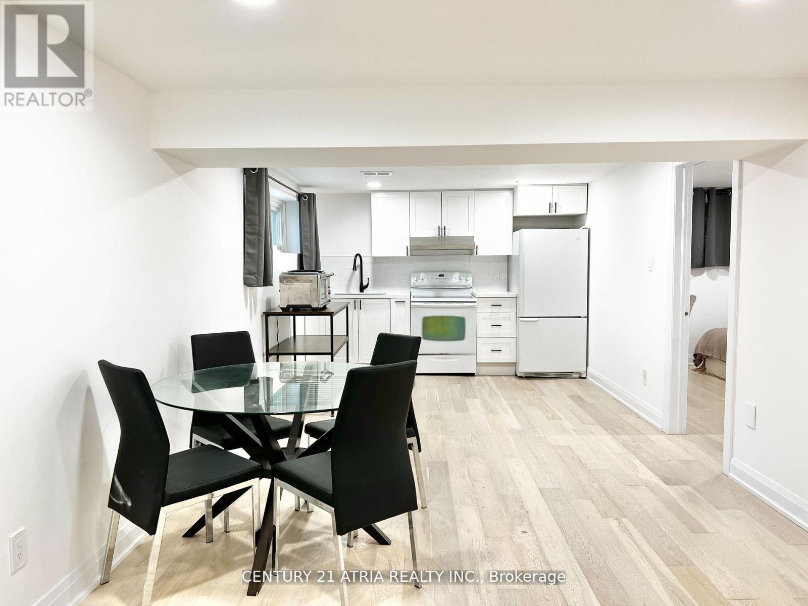 2 Pannahill Road, Toronto, Ontario  M3H 4N3 - Photo 2 - C12152088